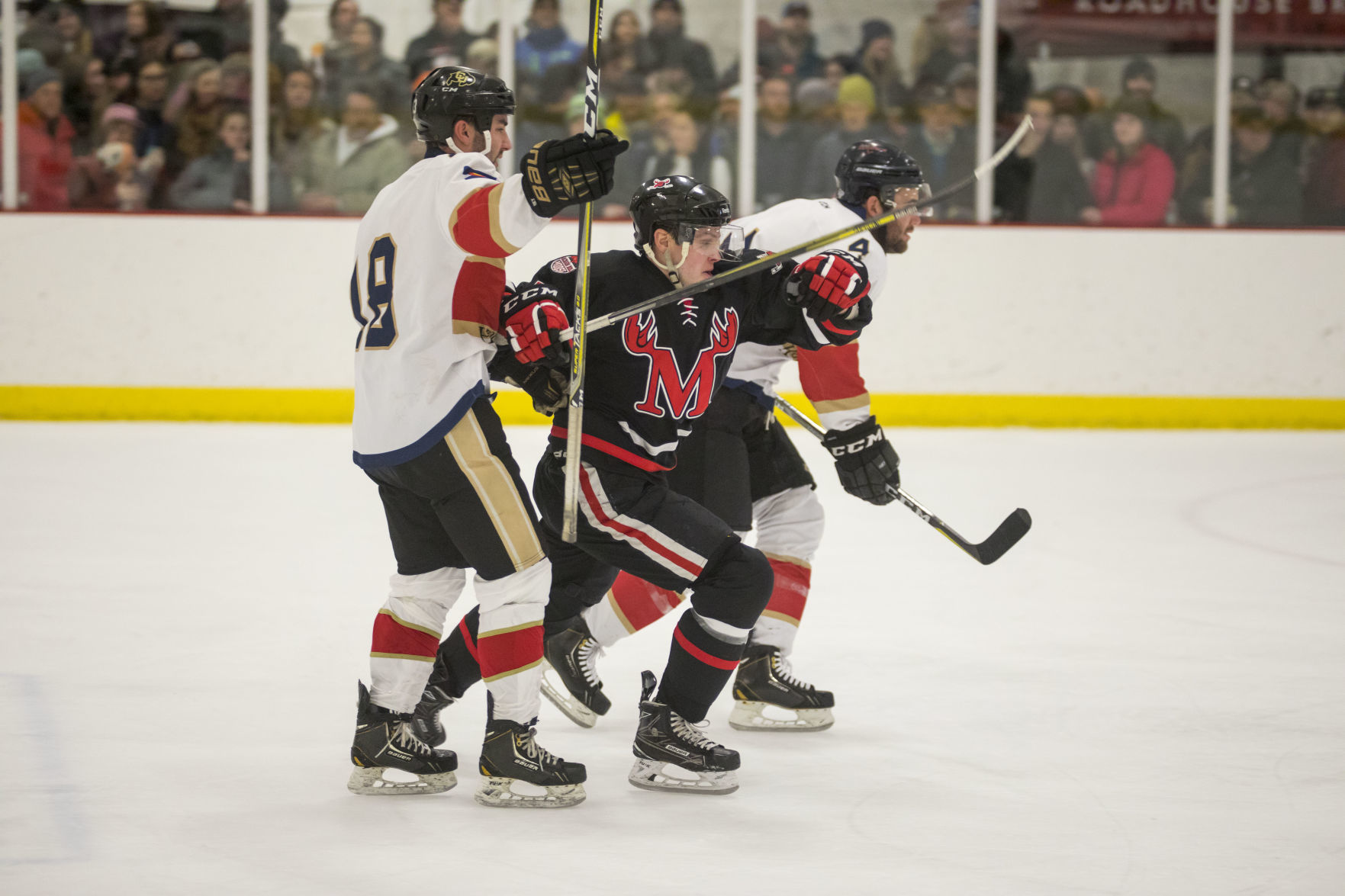 Moose hockey vs. Colorado Nailers